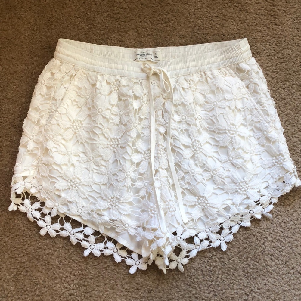 A&F cream crochet shorts